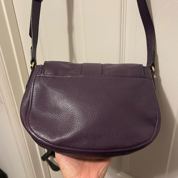 NWOT MARC JACOBS TRAVELER LEATHER MESSENGER BAG IN GRAPE - Picture 10 of 11